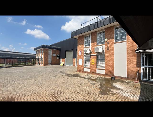 500M² WAREHOUSE TO LET IN SPARTAN